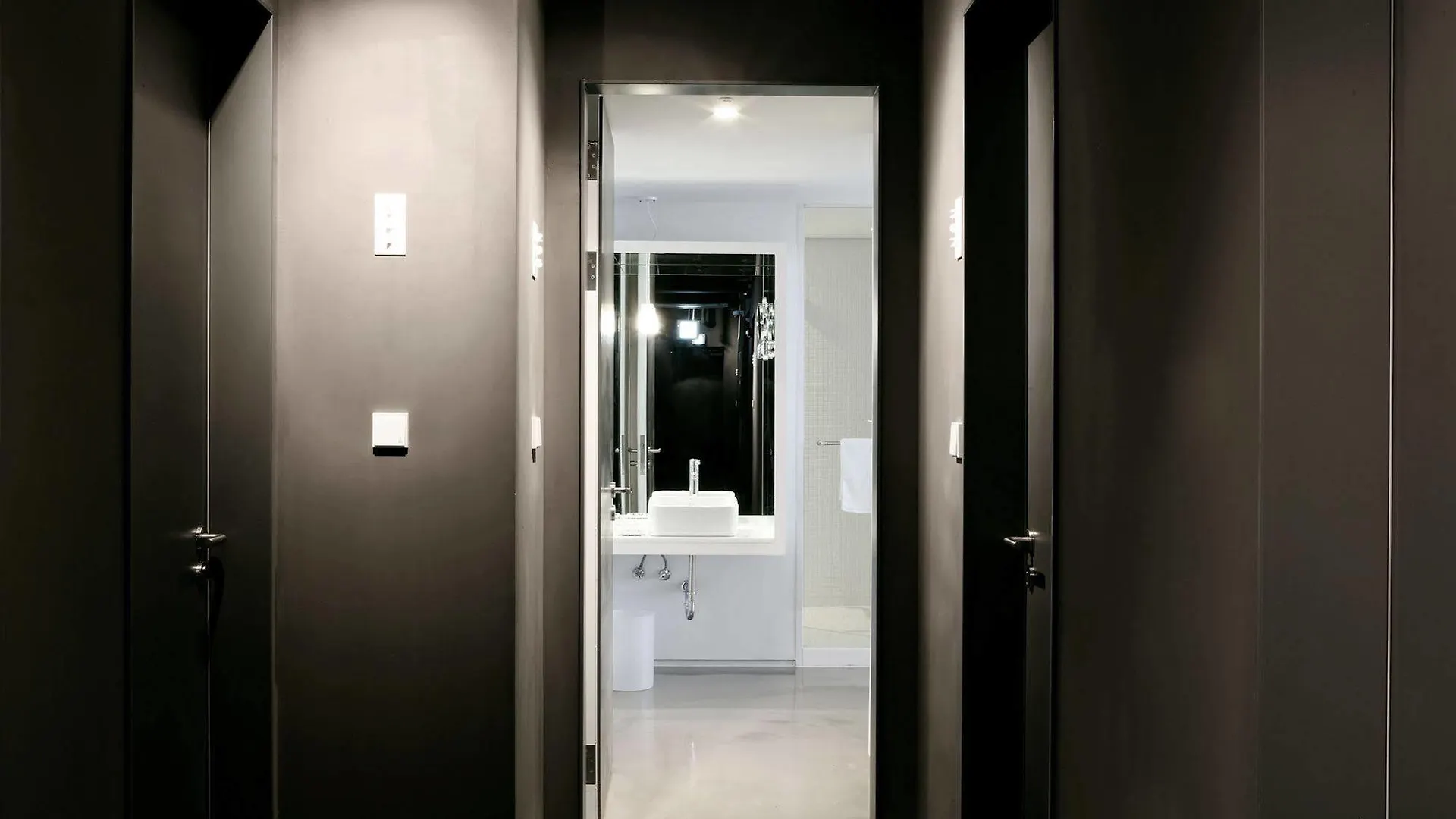 ** Hotel Small House Big Door Seoul South Korea